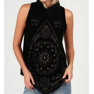 The SLOANE Embroidered Sleeveless Turtleneck—LAST ONE ☝️